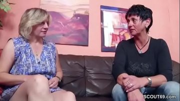 jeune homme baise ex-copine levrette