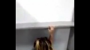 amateur baisée derrière dans salle bain