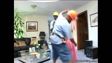 Trio avec milf salope deux voisins canapé